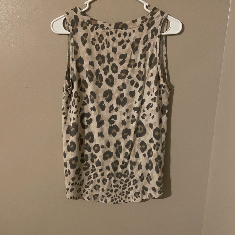 24/7 Leopard Top - Picture 2 of 3